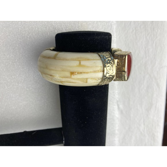 Vintage Bone Ornate Bracelet Red Agate Cabochon Silver Tone Bohemian Pin Closure - Picture 2 of 9